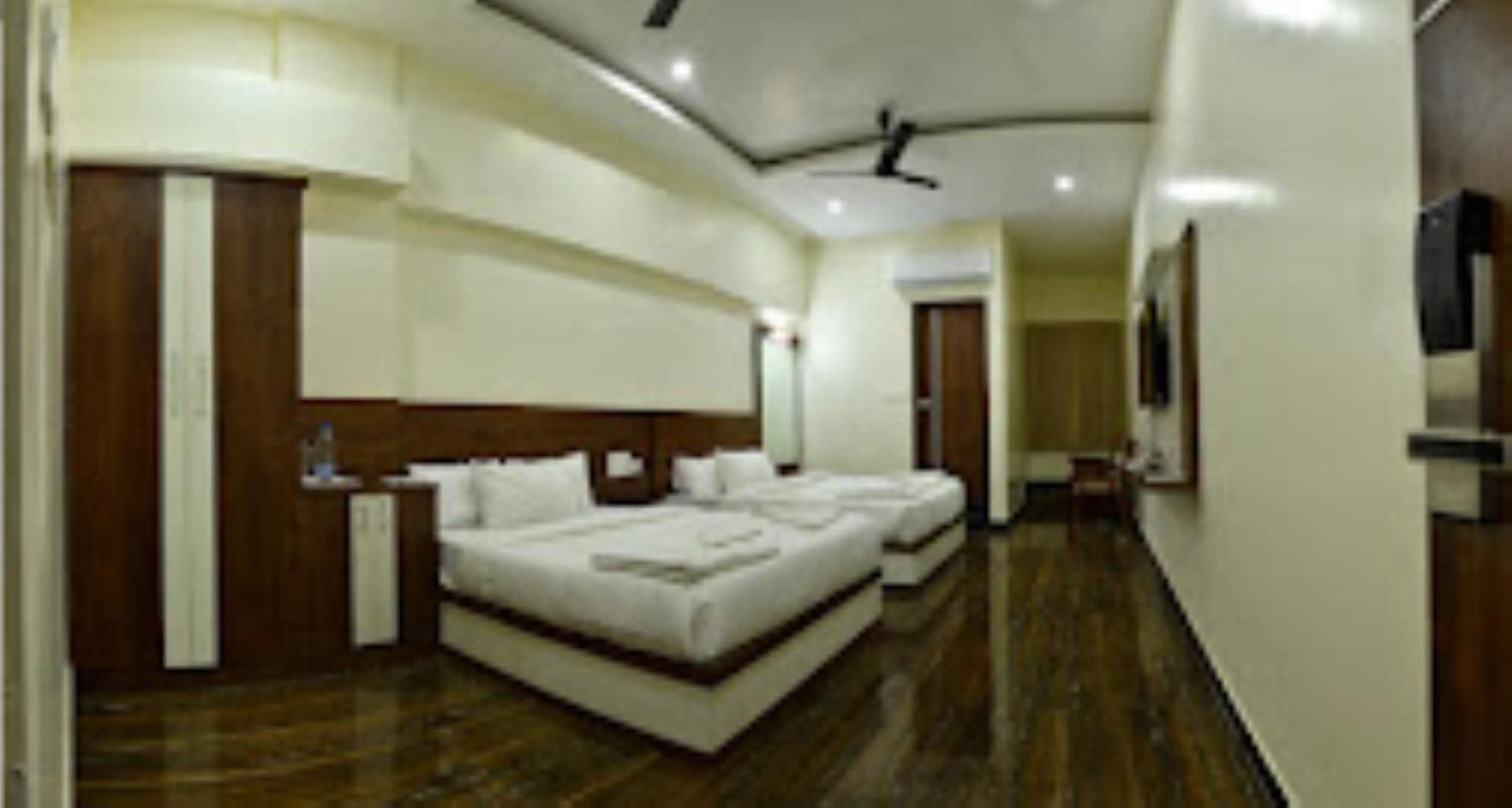 Hotel Nivetha Grand , Coimbatore Extérieur photo